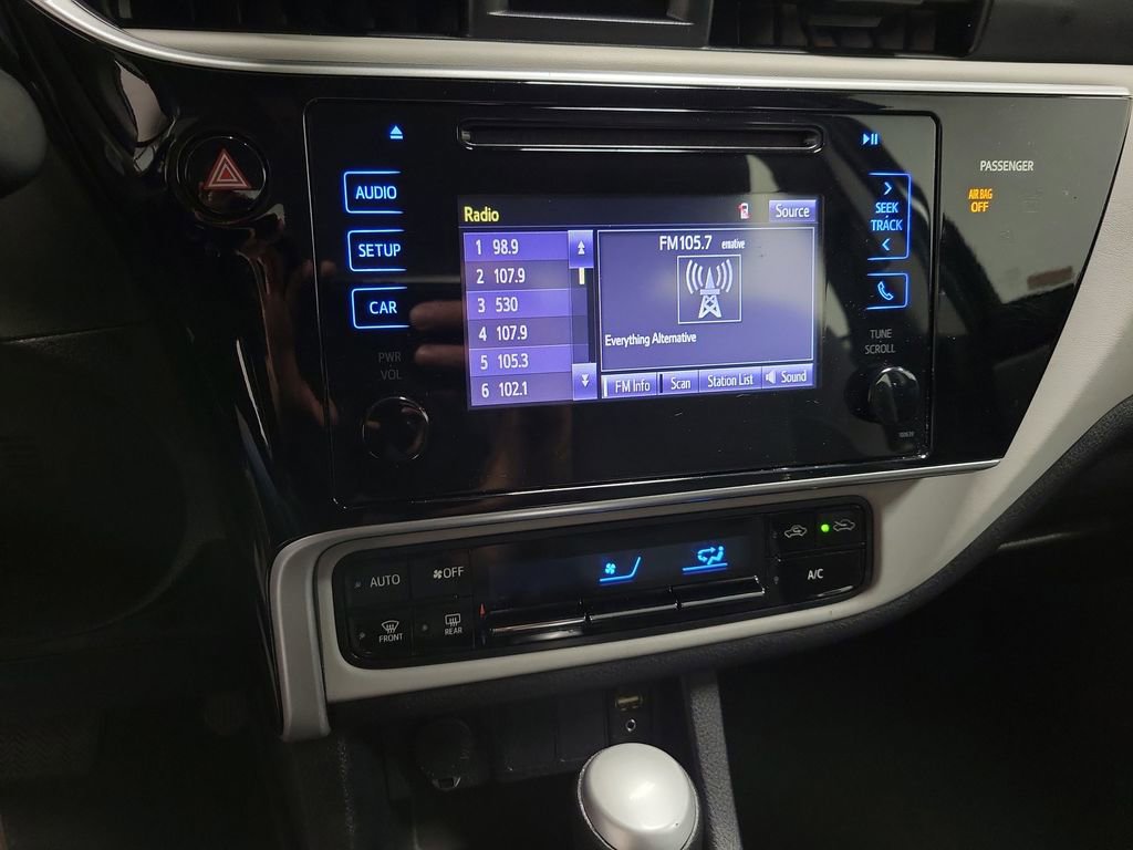 Used 2017 Toyota Corolla LE image 15