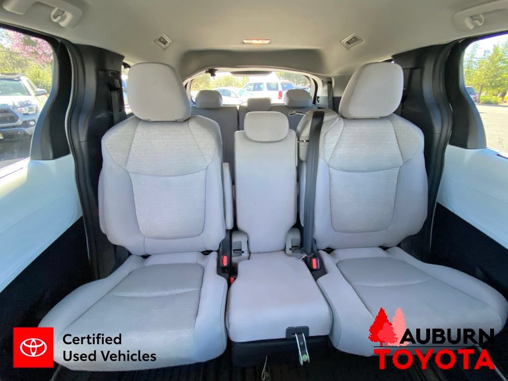 Certified 2026 Toyota Sienna LE FWD image 25