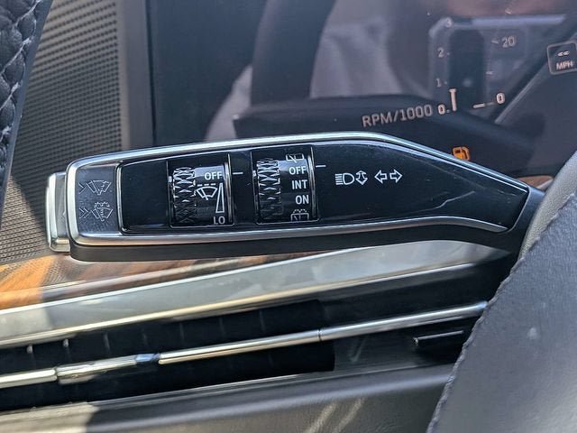 New 2026 Cadillac Escalade ESV Platinum Sport w/ LPO, ONYX Package AWD/4WD image 32