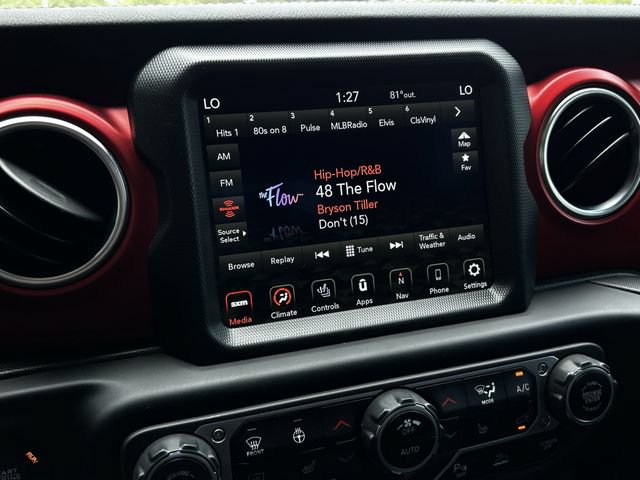 Used 2023 Jeep Gladiator Rubicon w/ LED Lighting Group AWD/4WD image 18