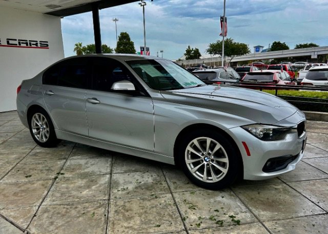 Used 2017 BMW 320i Sedan image 5