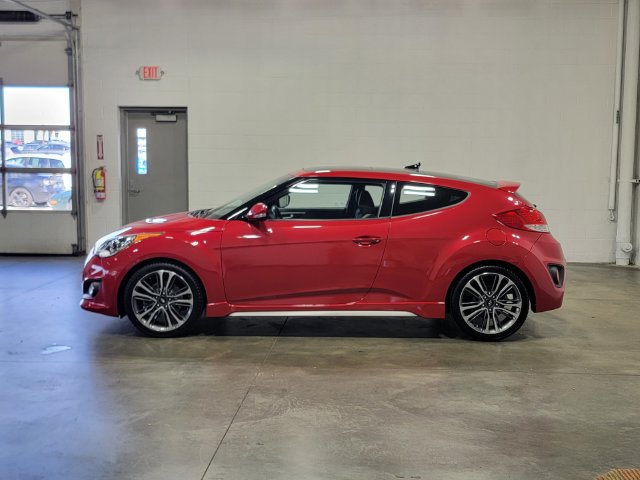 Used 2016 Hyundai Veloster Turbo w/ Option Group 04 FWD image 8