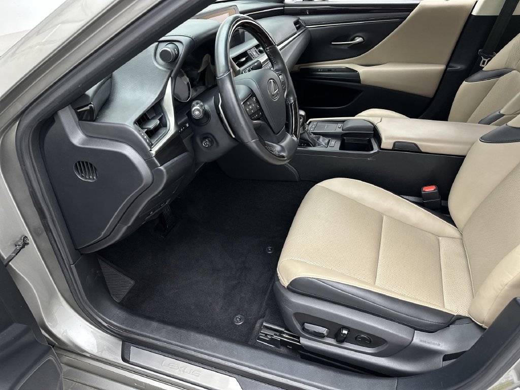 Used 2020 Lexus ES 350 w/ Premium Package FWD image 11