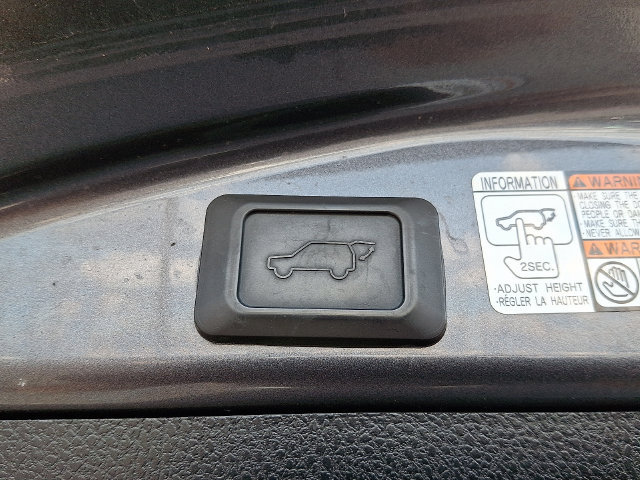 Used 2018 Toyota RAV4 XLE AWD/4WD image 31