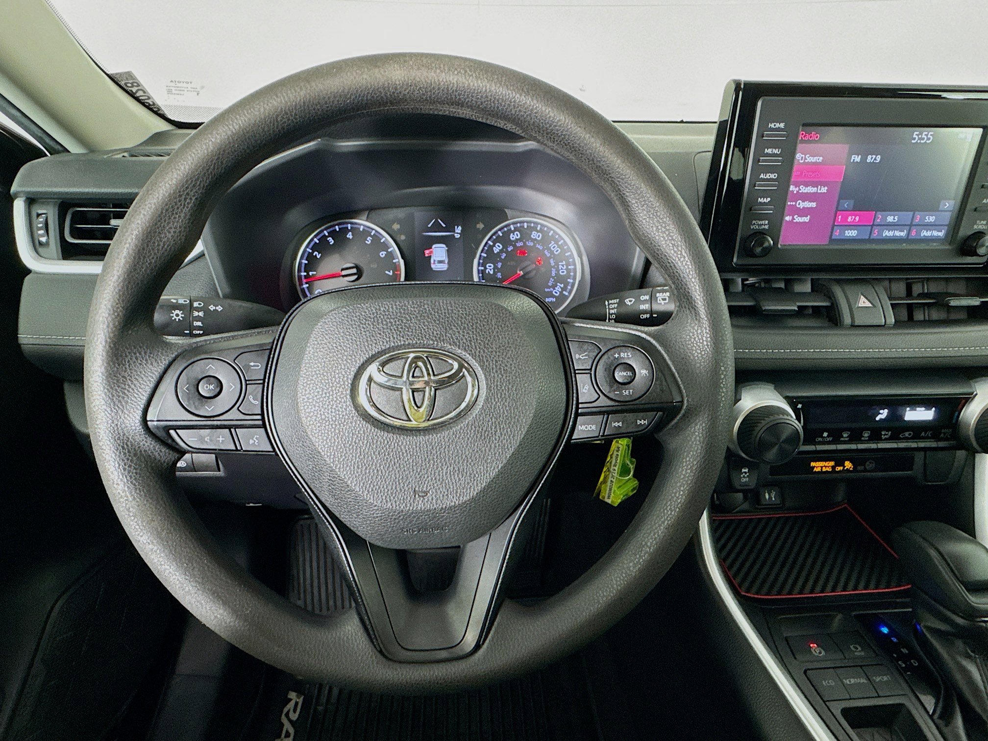 Used 2019 Toyota RAV4 LE FWD image 11