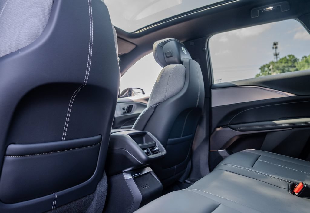 Used 2024 Cadillac Lyriq Tech RWD image 19