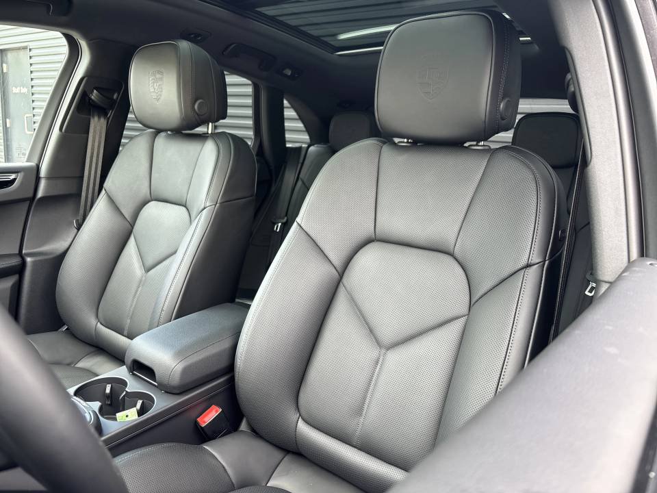 New 2026 Porsche Macan AWD/4WD image 20