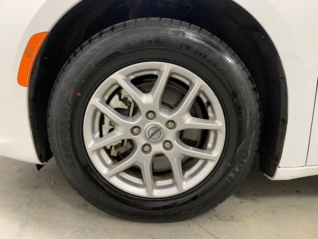 Used 2025 Chrysler Pacifica Select FWD video 2