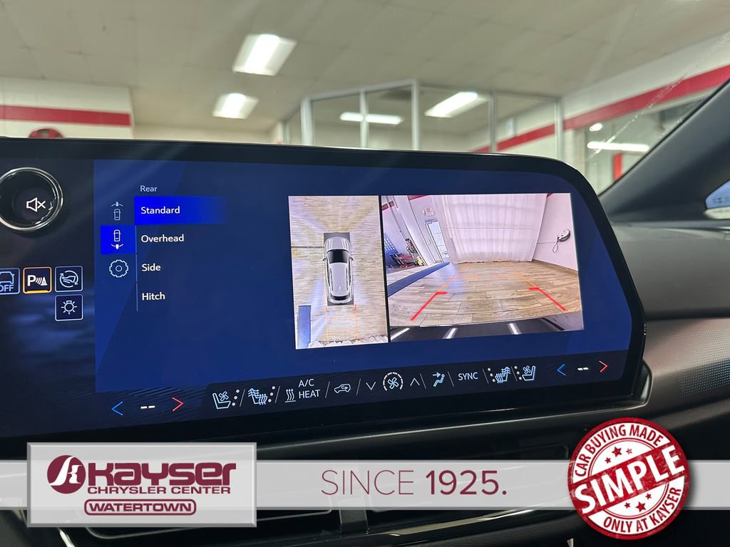 Used 2024 Chevrolet Equinox EV RS image 24