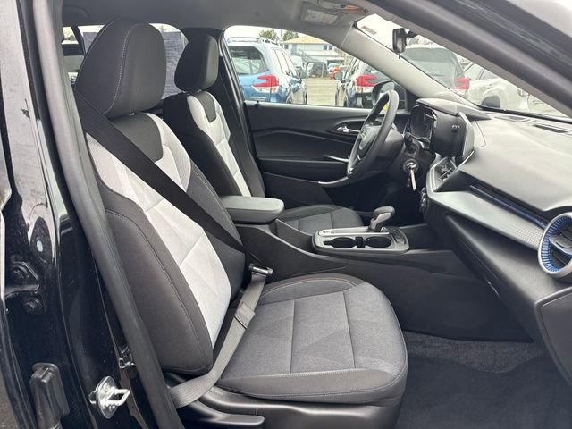 Used 2025 Chevrolet Trax LS image 11