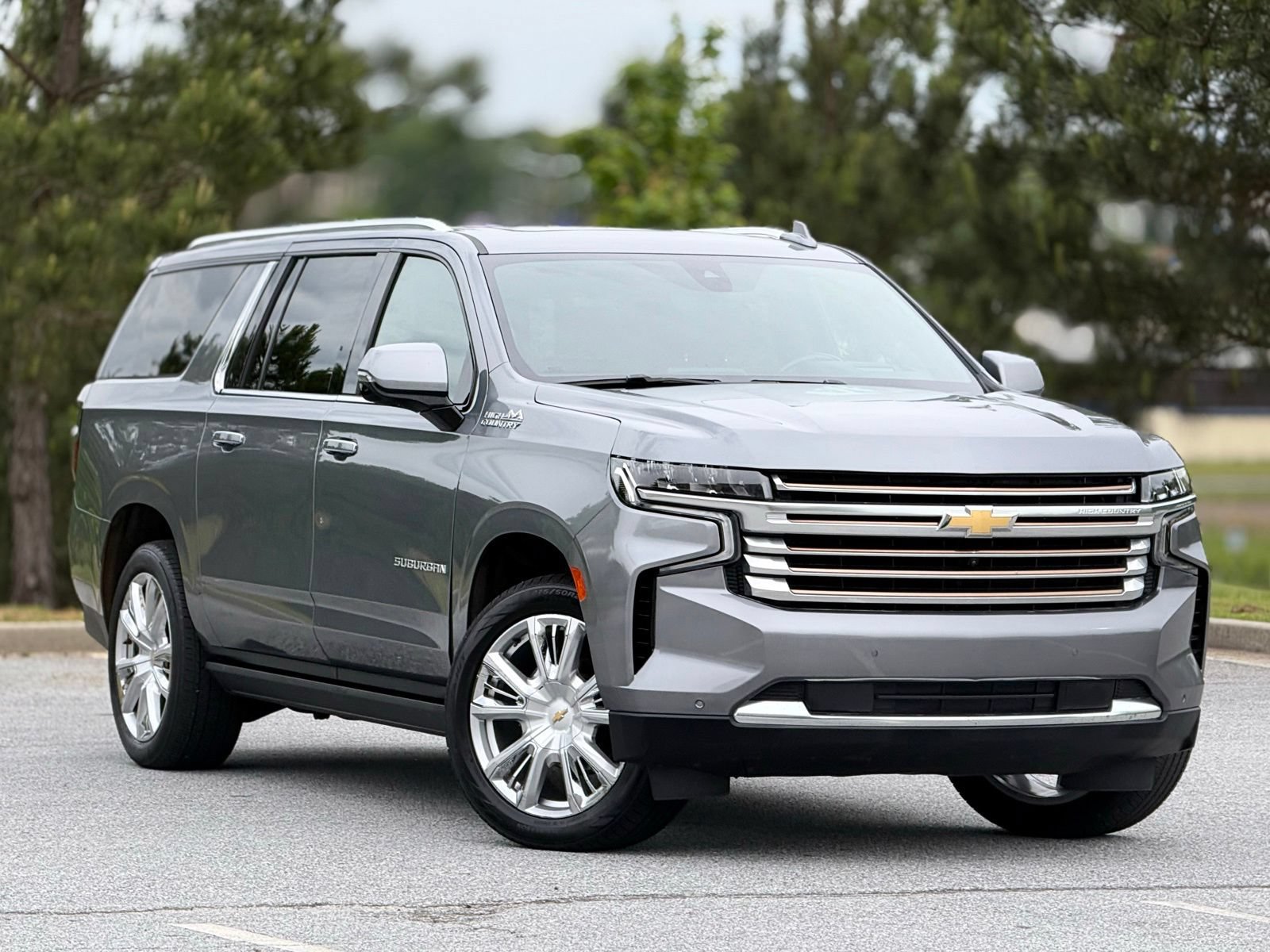 Used 2022 Chevrolet Suburban High Country AWD/4WD image 13