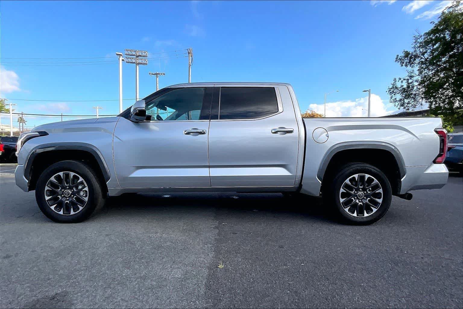 Used 2023 Toyota Tundra Limited AWD/4WD image 3