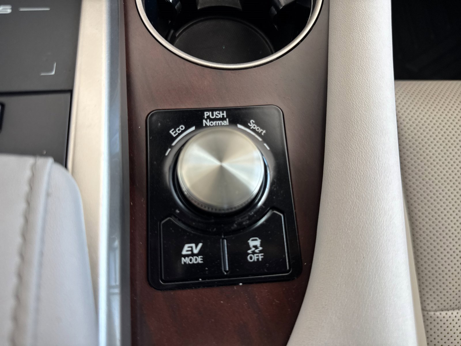 Used 2022 Lexus RX 450h AWD w/ Premium Package image 34