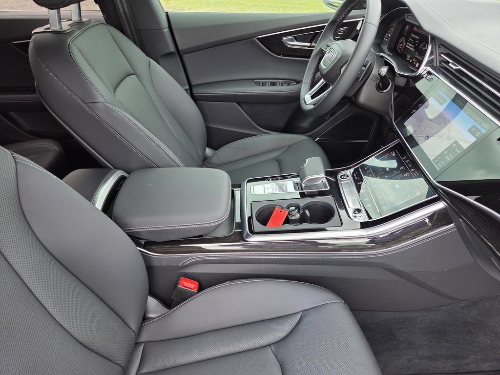 Used 2026 Audi Q8 Premium Plus AWD/4WD image 31