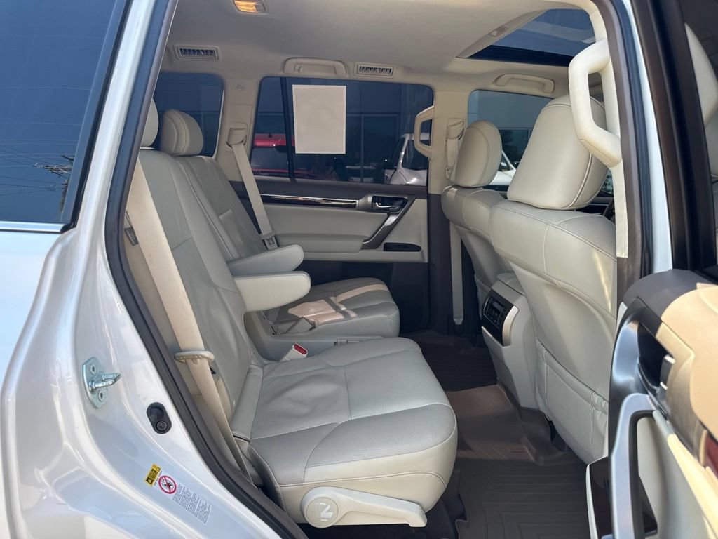 Used 2017 Lexus GX 460 Premium AWD/4WD image 25