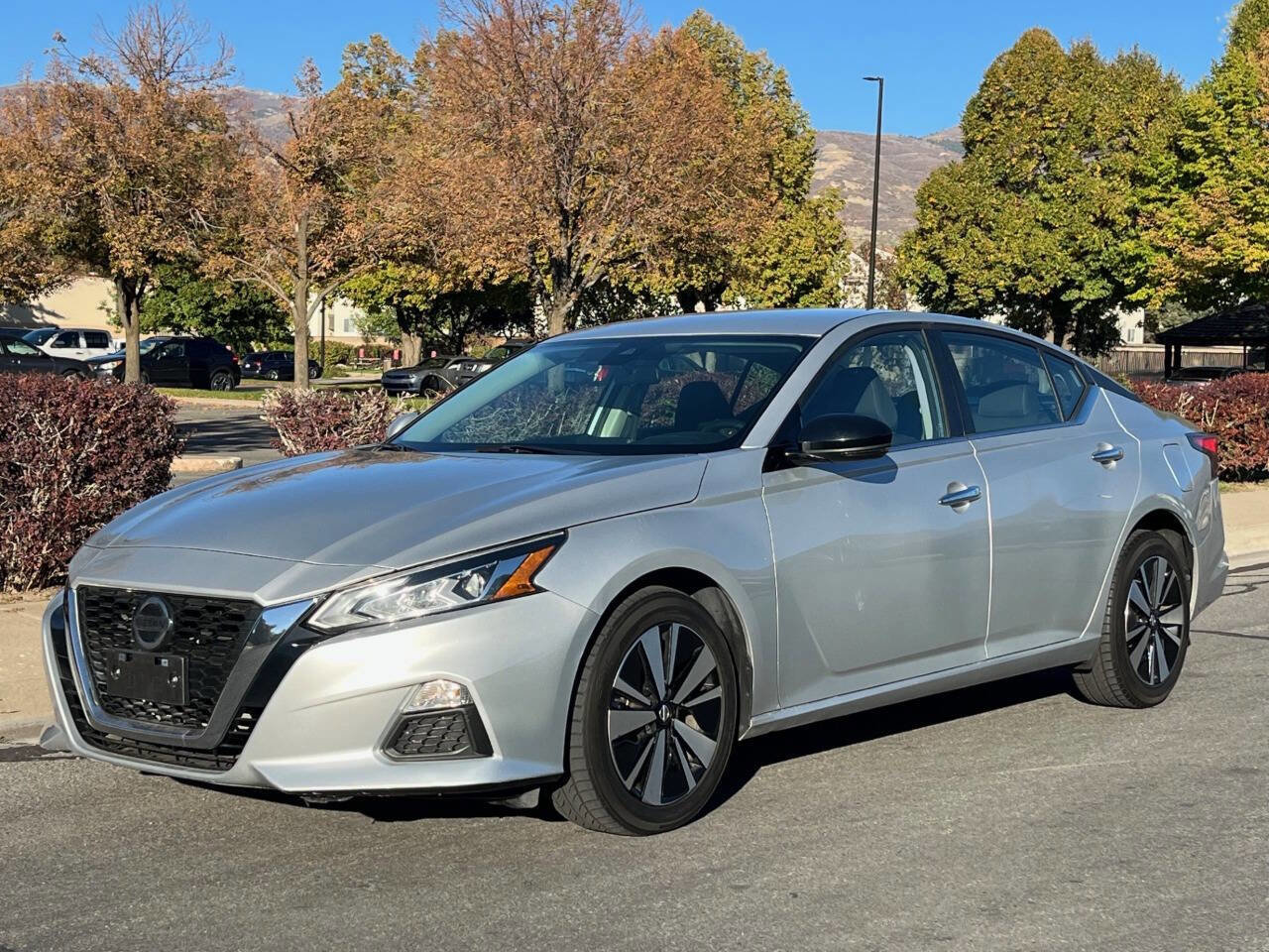 Used 2022 Nissan Altima 2.5 SV image 1