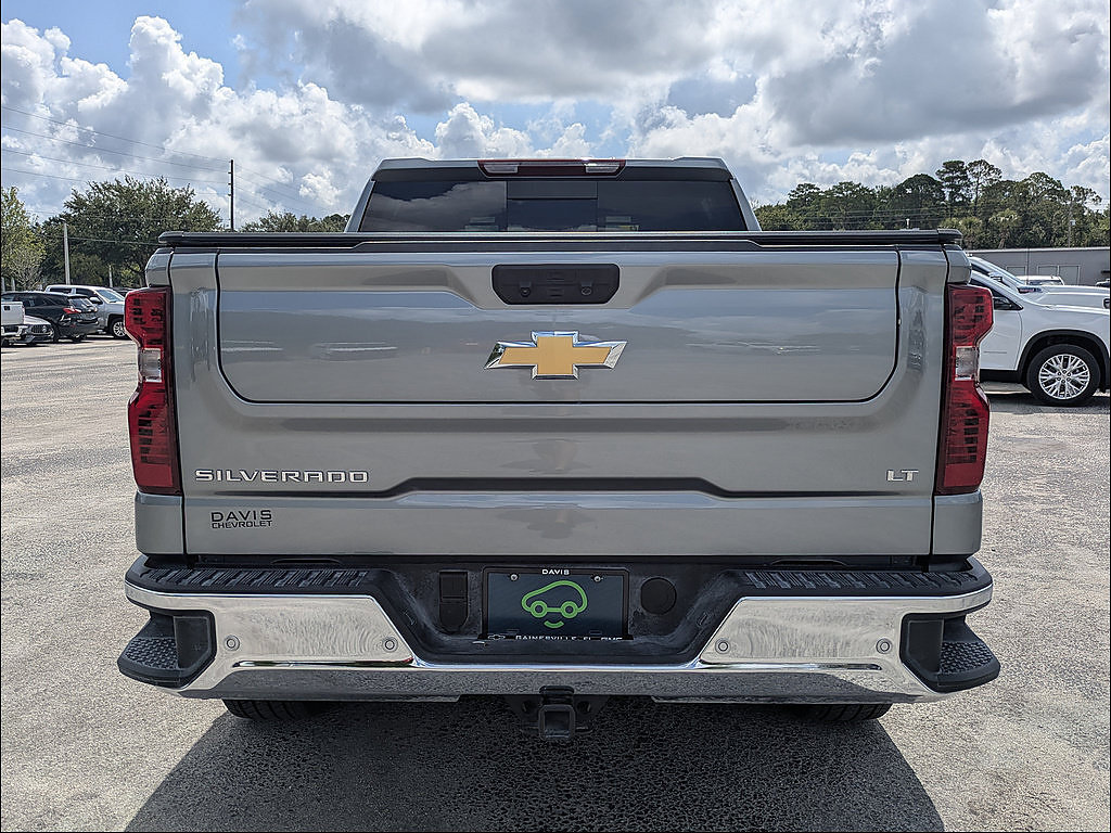 Used 2026 Chevrolet Silverado 1500 LT w/ Safety Package RWD image 6