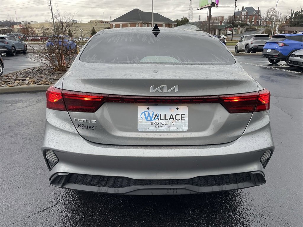 Certified 2022 Kia Forte LXS w/ LXS Technology Package image 5