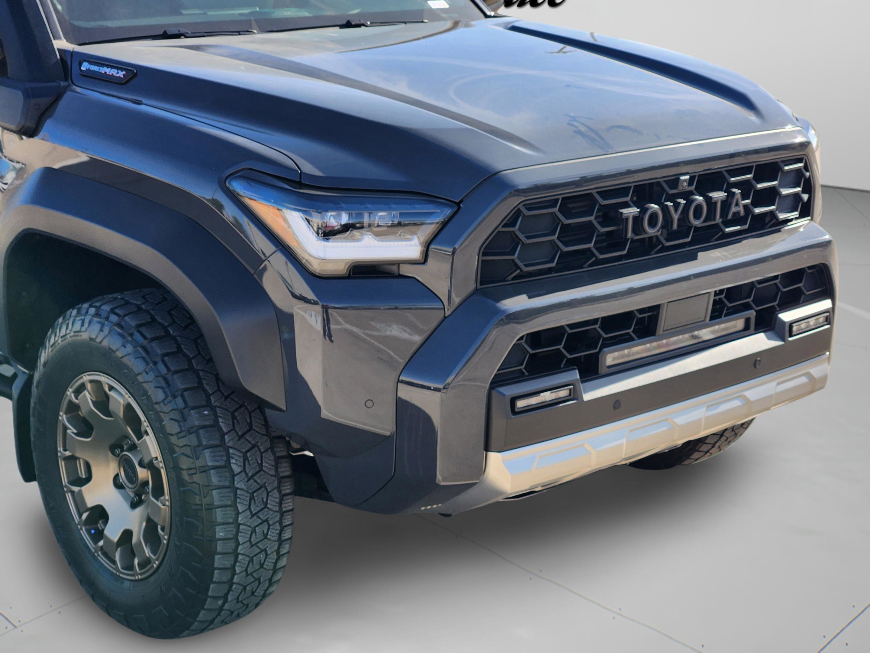 Used 2025 Toyota 4Runner Trailhunter image 12