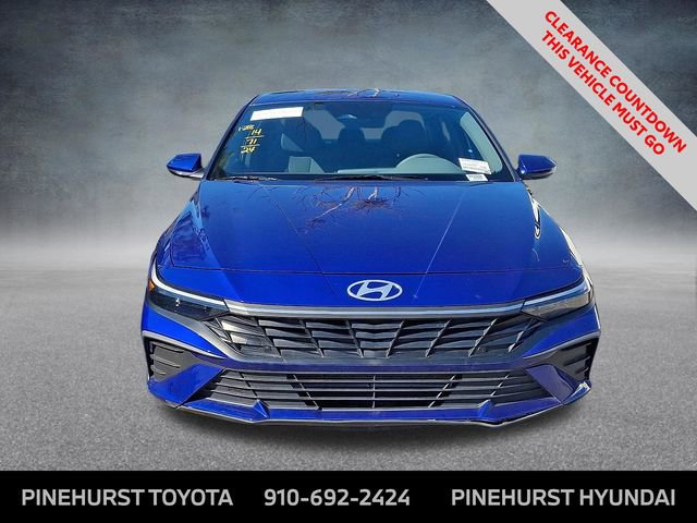 Used 2024 Hyundai Elantra SEL image 3