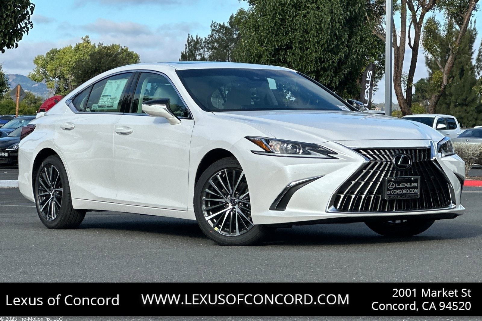 New 2025 Lexus ES 300h w/ Premium Package