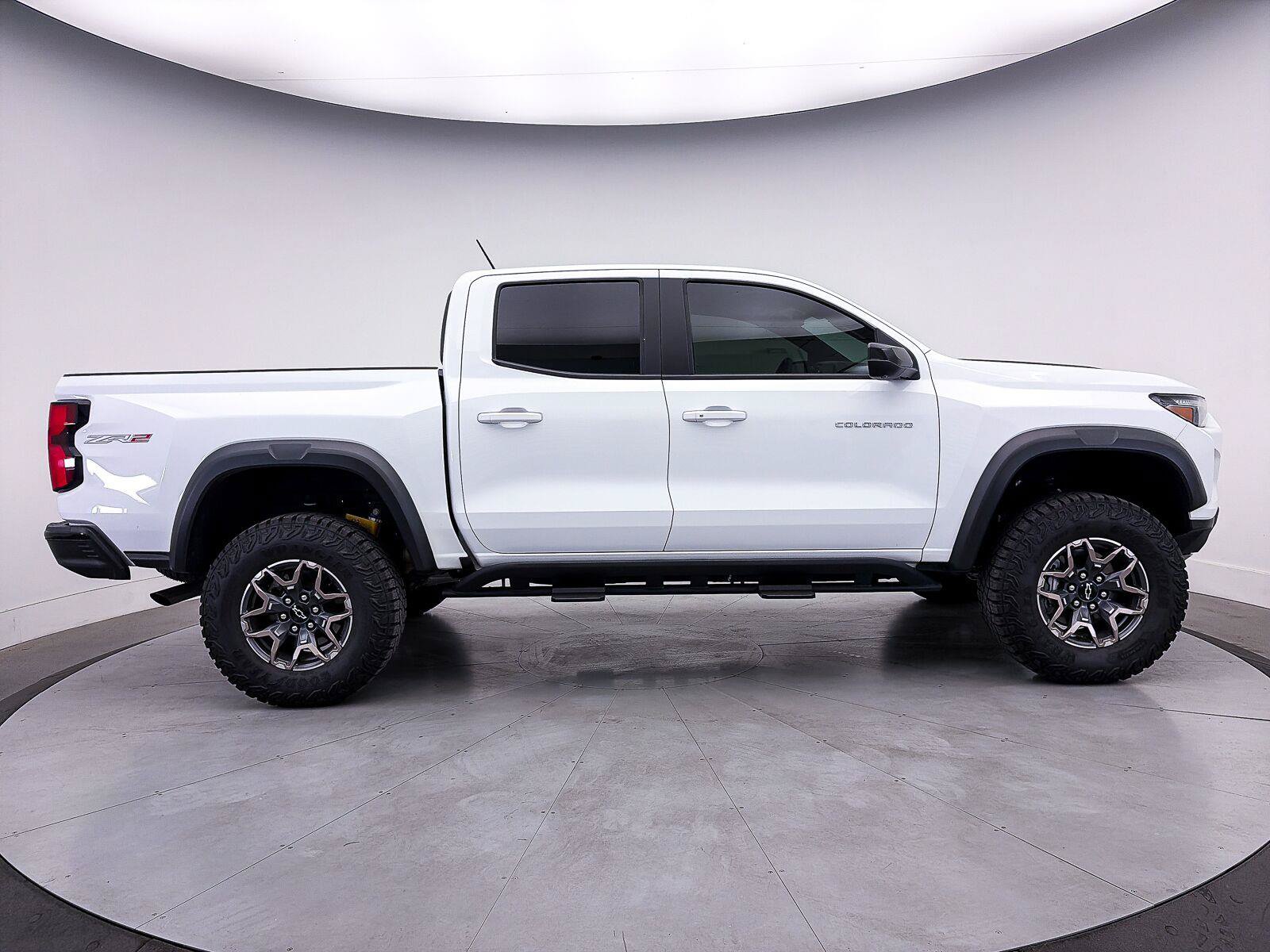 Used 2024 Chevrolet Colorado ZR2 w/ ZR2 Convenience Package III AWD/4WD image 50