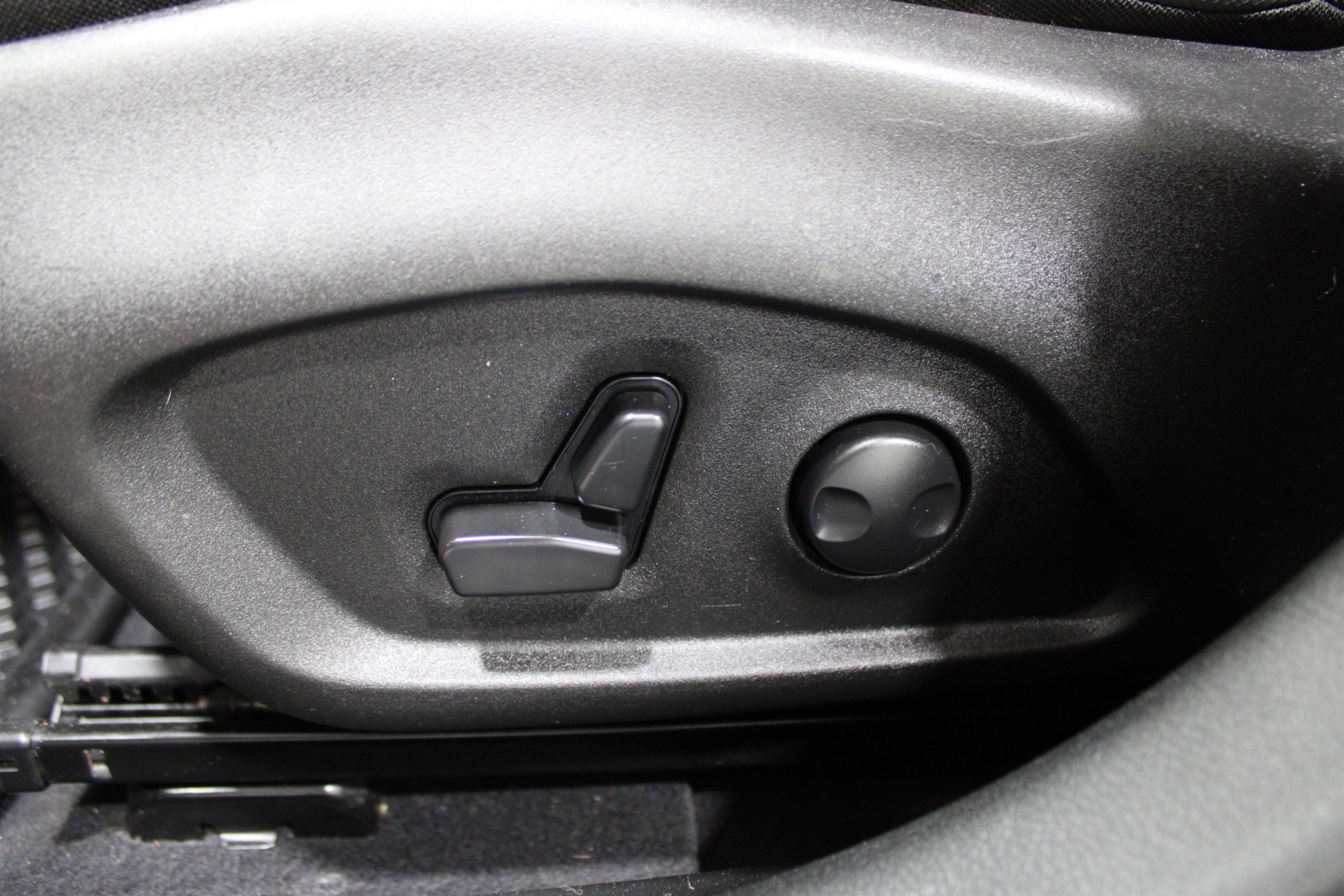 Used 2023 Jeep Renegade Latitude w/ Premium Group image 4