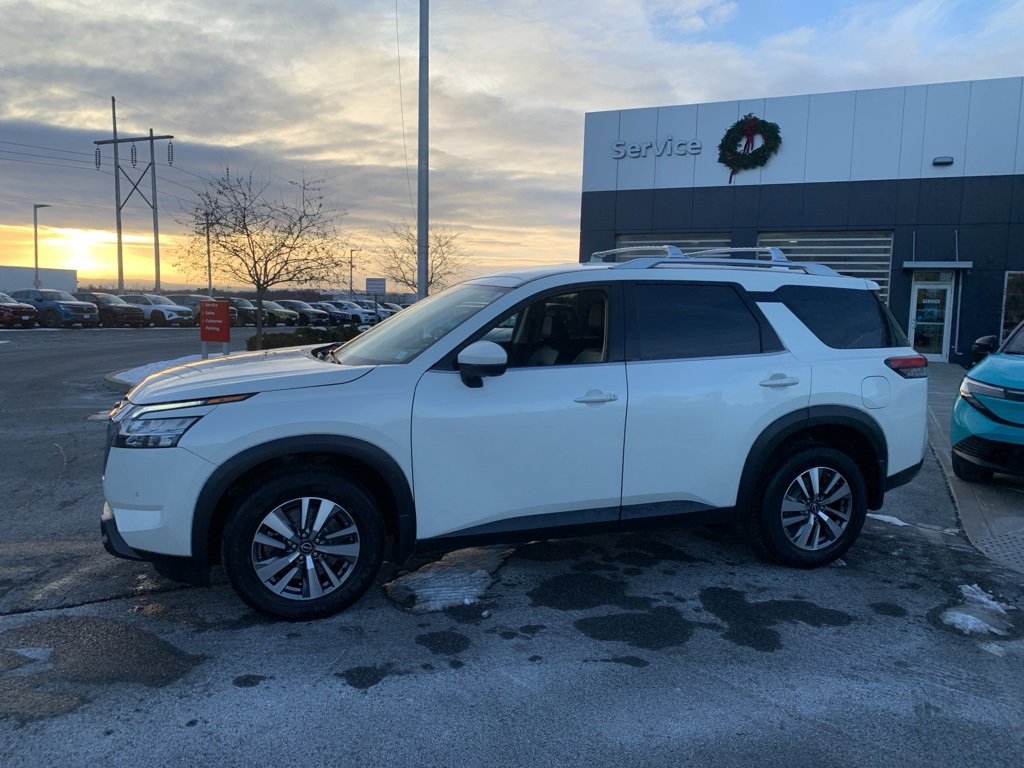 Used 2023 Nissan Pathfinder SL image 4