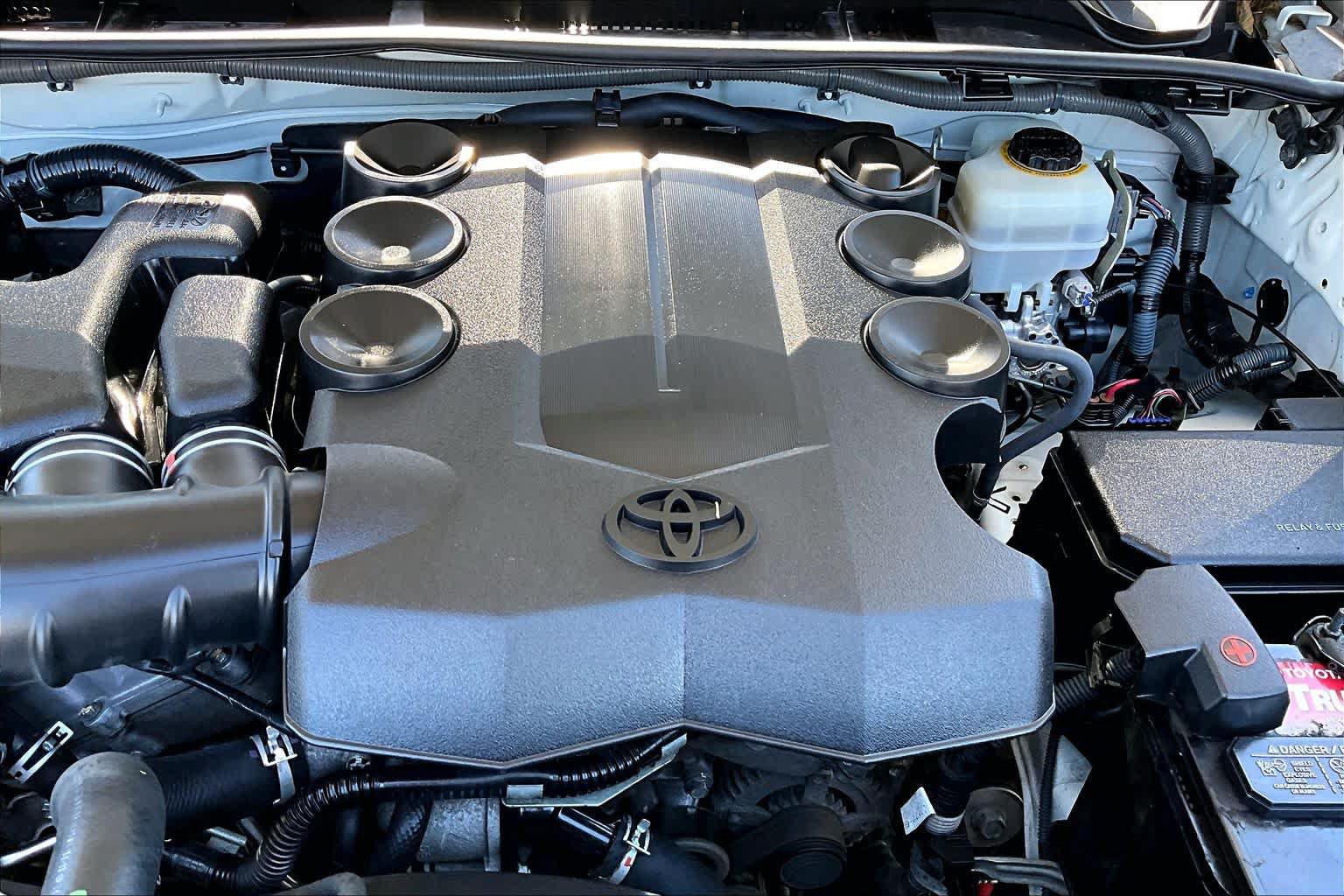 Used 2014 Toyota 4Runner Limited AWD/4WD image 32
