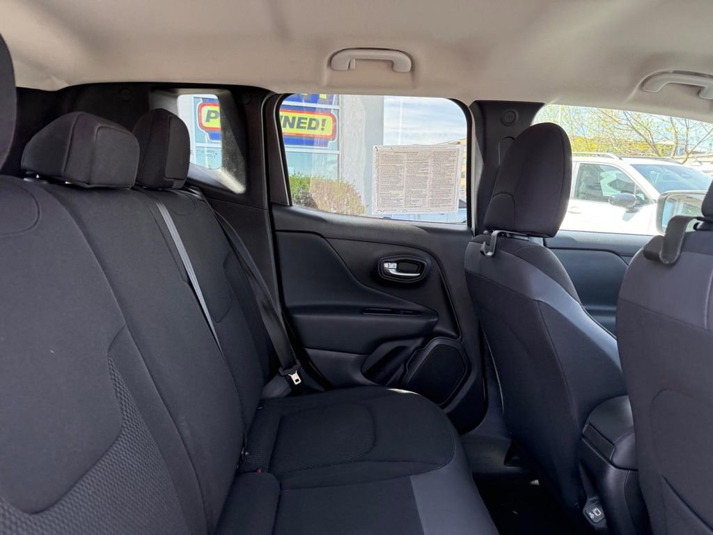Used 2019 Jeep Renegade Altitude w/ Quick Order Package 2XM FWD image 10