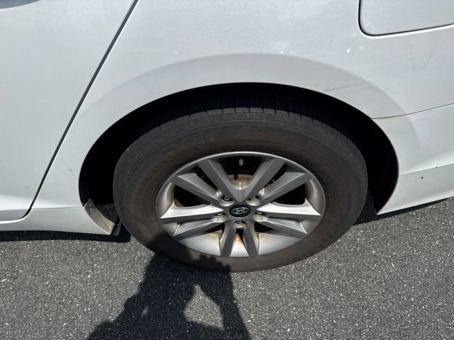 Used 2015 Hyundai Sonata SE FWD image 11