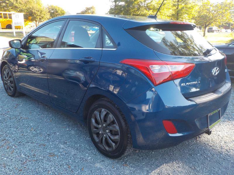 Used 2016 Hyundai Elantra GT FWD image 3