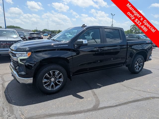 Used 2024 Chevrolet Silverado 1500 LT AWD/4WD image 4