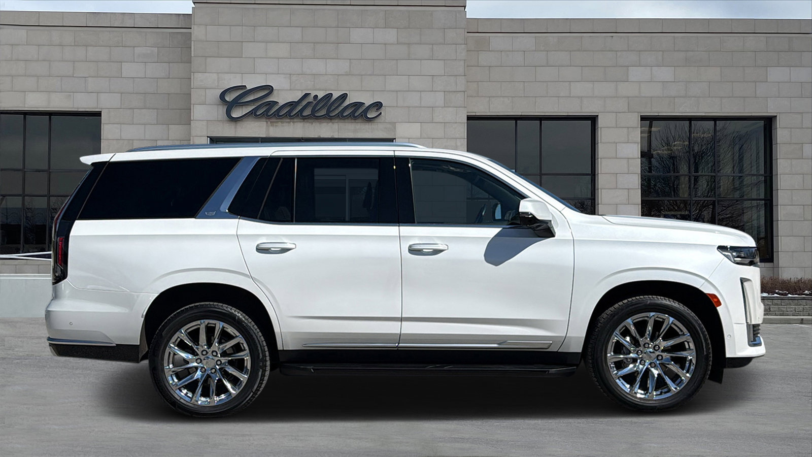 Used 2021 Cadillac Escalade Premium Luxury w/ Performance Package AWD/4WD image 2