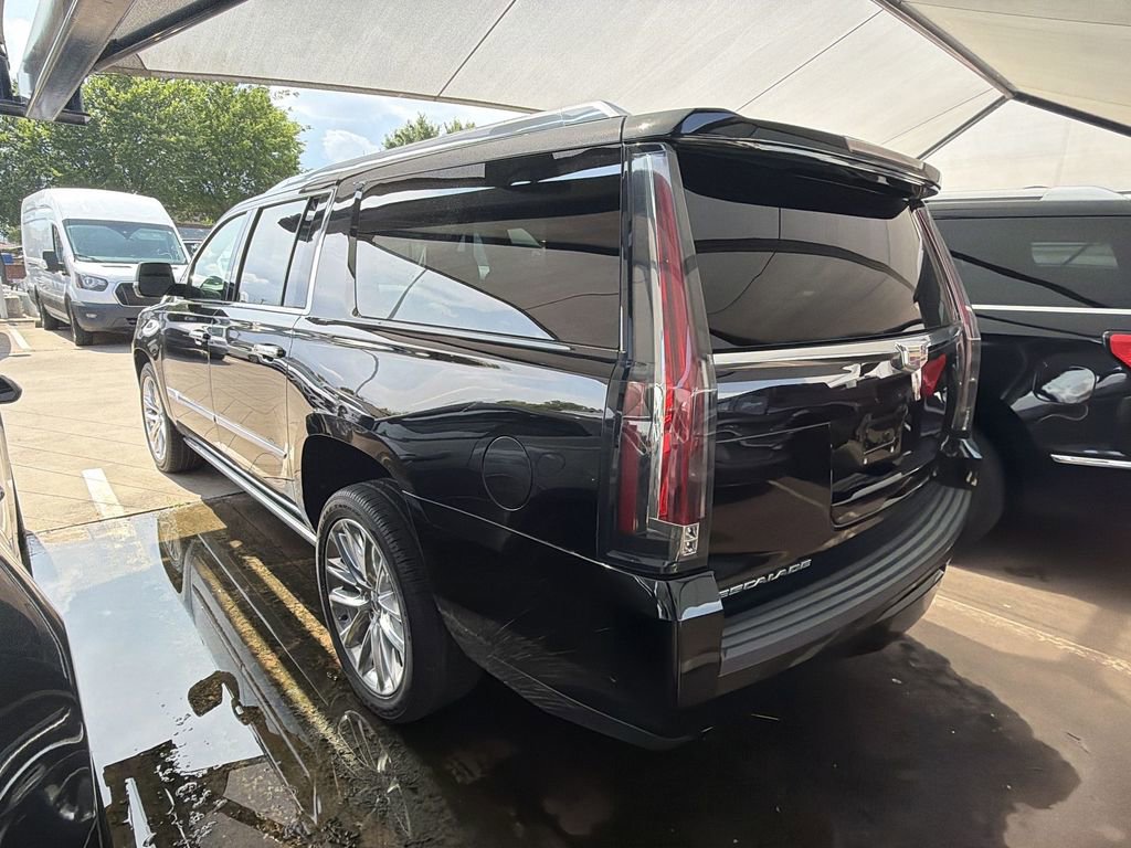 Used 2019 Cadillac Escalade ESV Premium Luxury RWD image 4