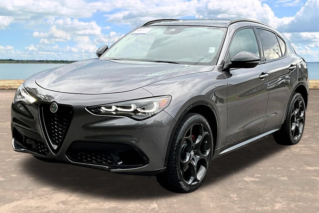 Used 2024 Alfa Romeo Stelvio Veloce AWD/4WD image 4