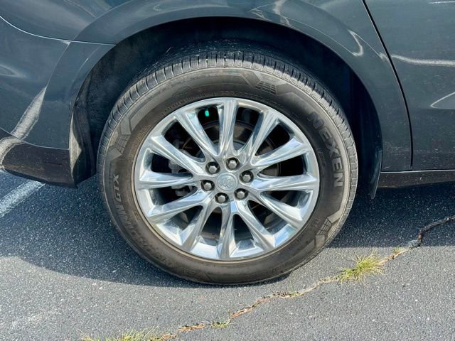 Used 2020 Buick Enclave Essence FWD image 29