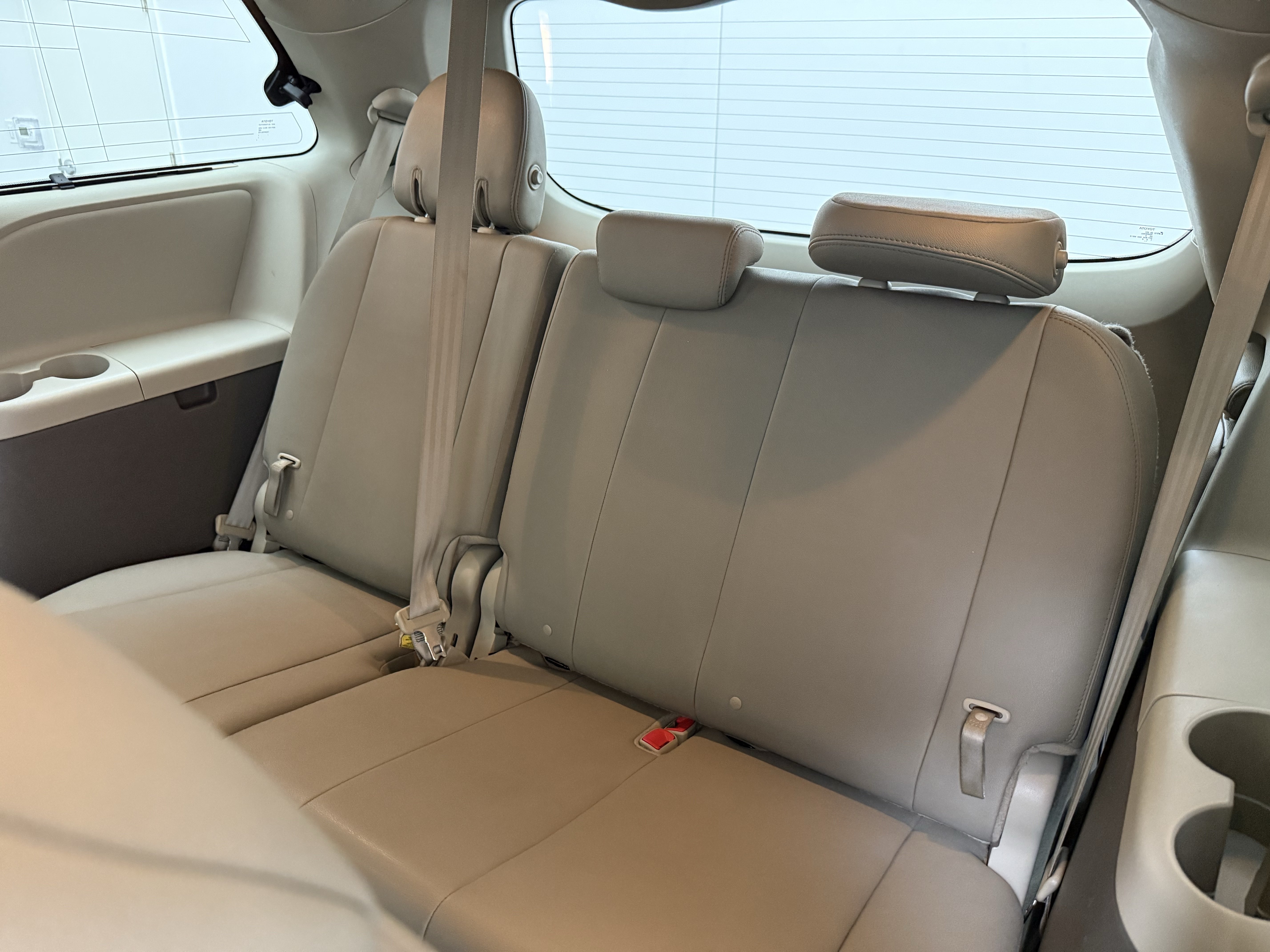 Used 2020 Toyota Sienna XLE FWD image 26
