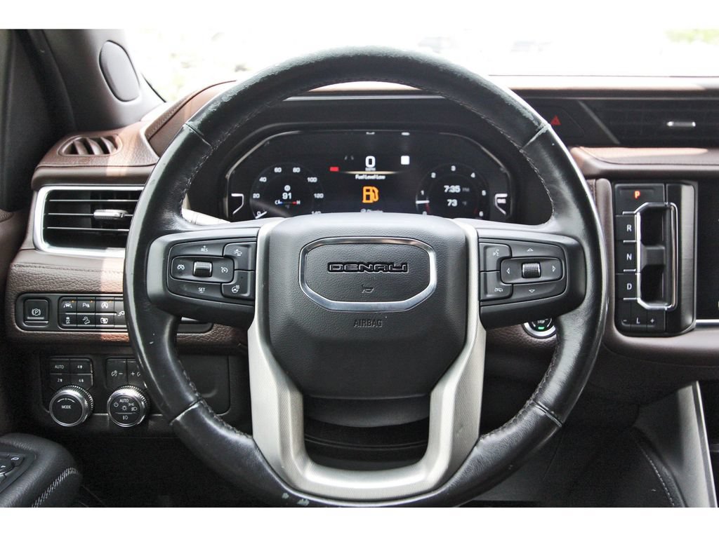 Used 2022 GMC Yukon Denali AWD/4WD image 13