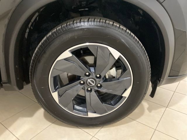 Used 2024 Nissan Rogue SV image 28