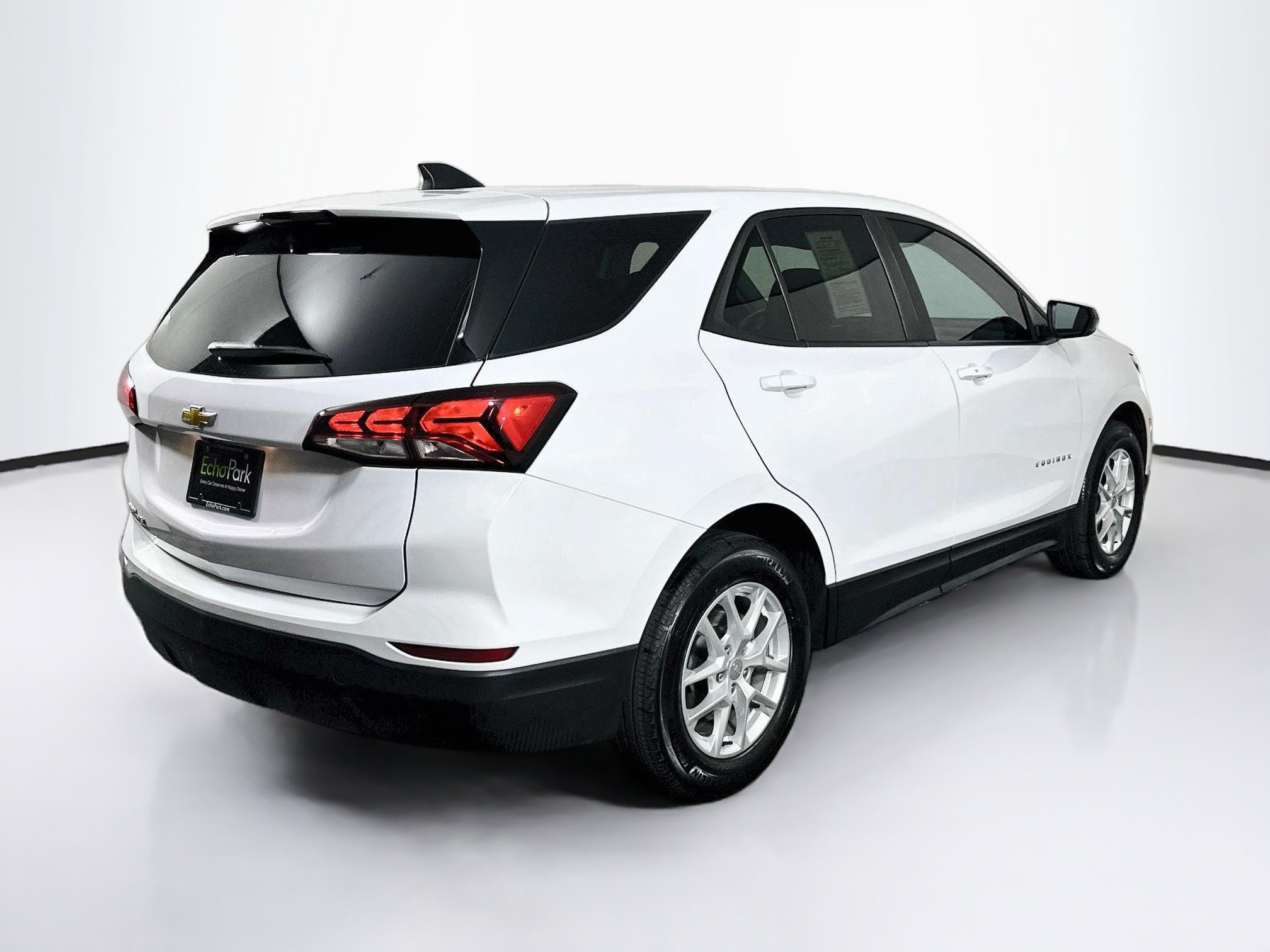 Used 2024 Chevrolet Equinox LS w/ LS Convenience Package FWD image 9