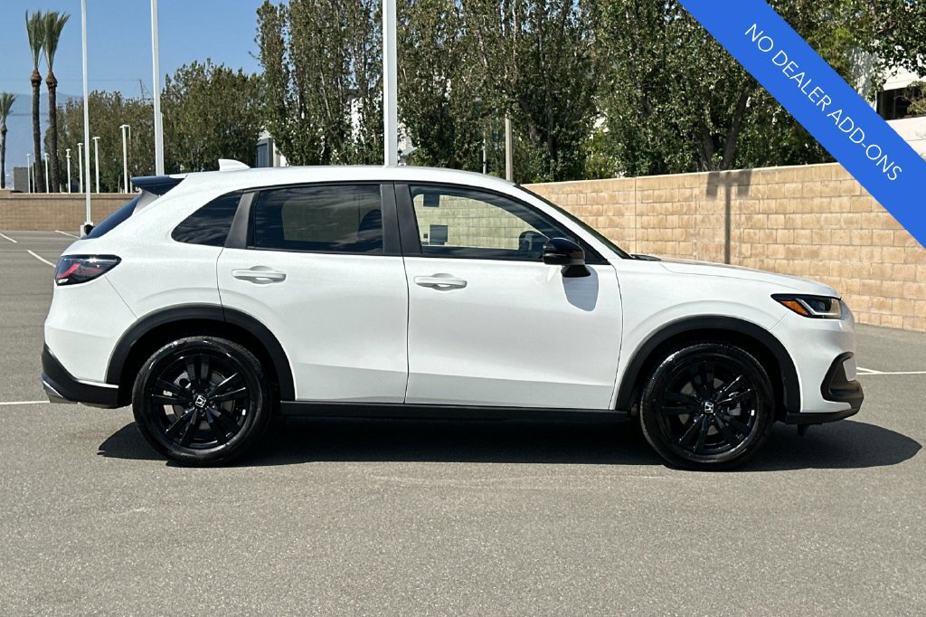 Certified 2027 Honda HR-V Sport image 3