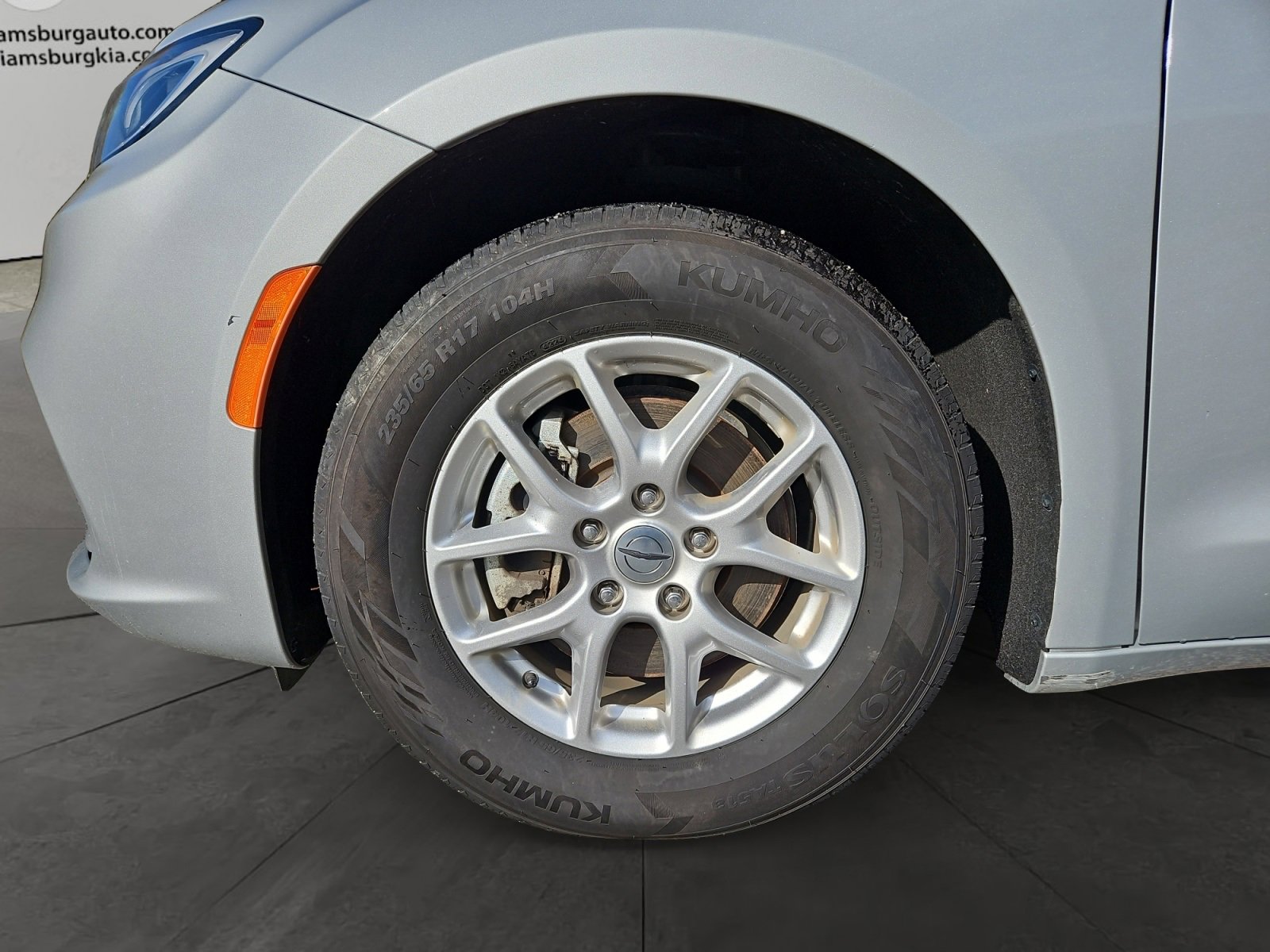 Used 2024 Chrysler Pacifica Touring-L image 14