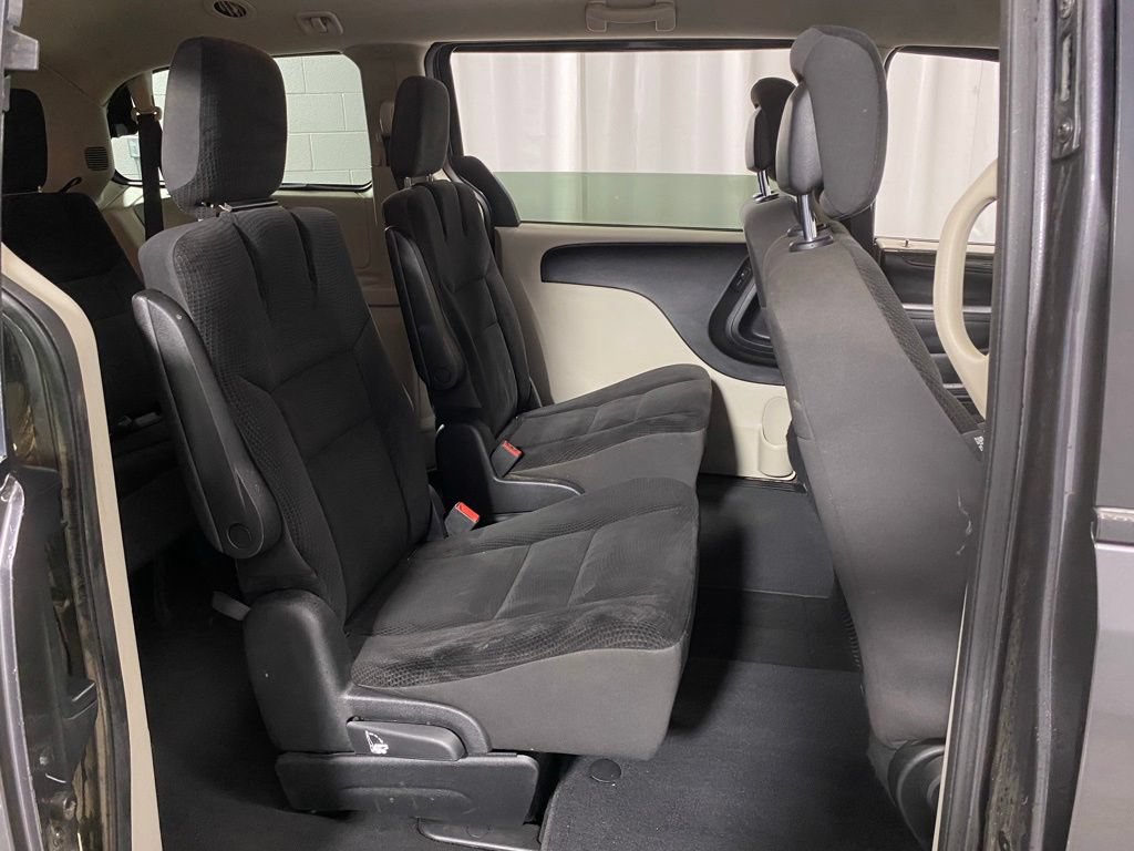 Used 2019 Dodge Grand Caravan SE FWD image 29