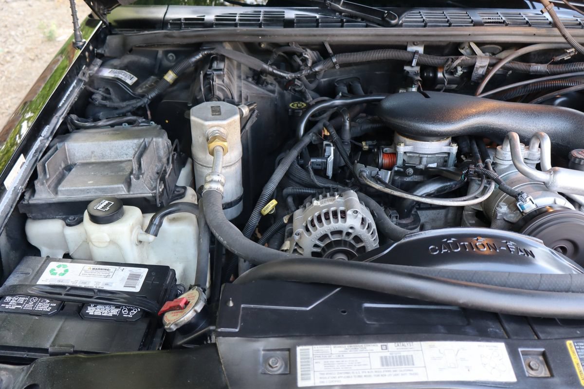 Used 2002 Chevrolet Blazer LS w/ Preferred Equipment Group AWD/4WD image 29