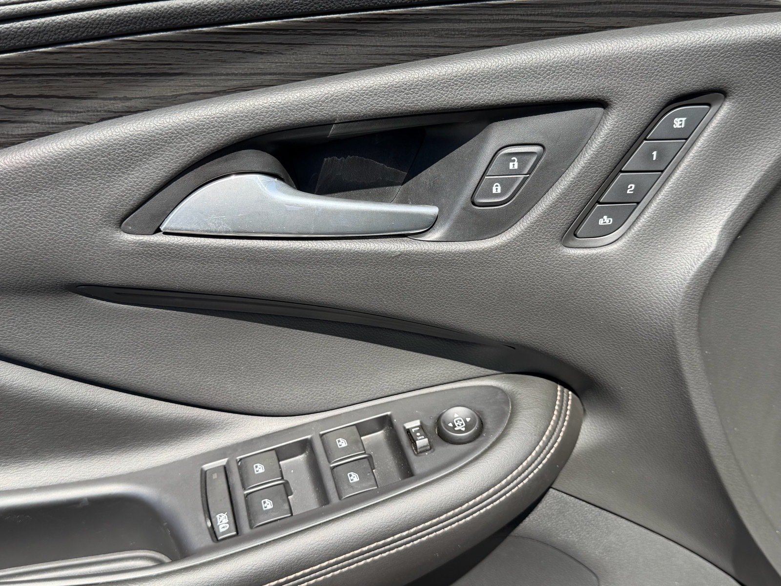 Used 2016 Buick Envision Premium AWD/4WD image 22