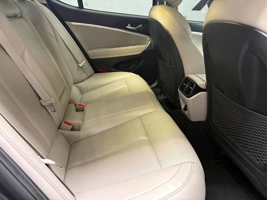 Used 2021 Genesis G70 2.0T AWD/4WD image 42
