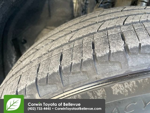 Used 2021 Toyota RAV4 XLE w/ Convenience Package image 28