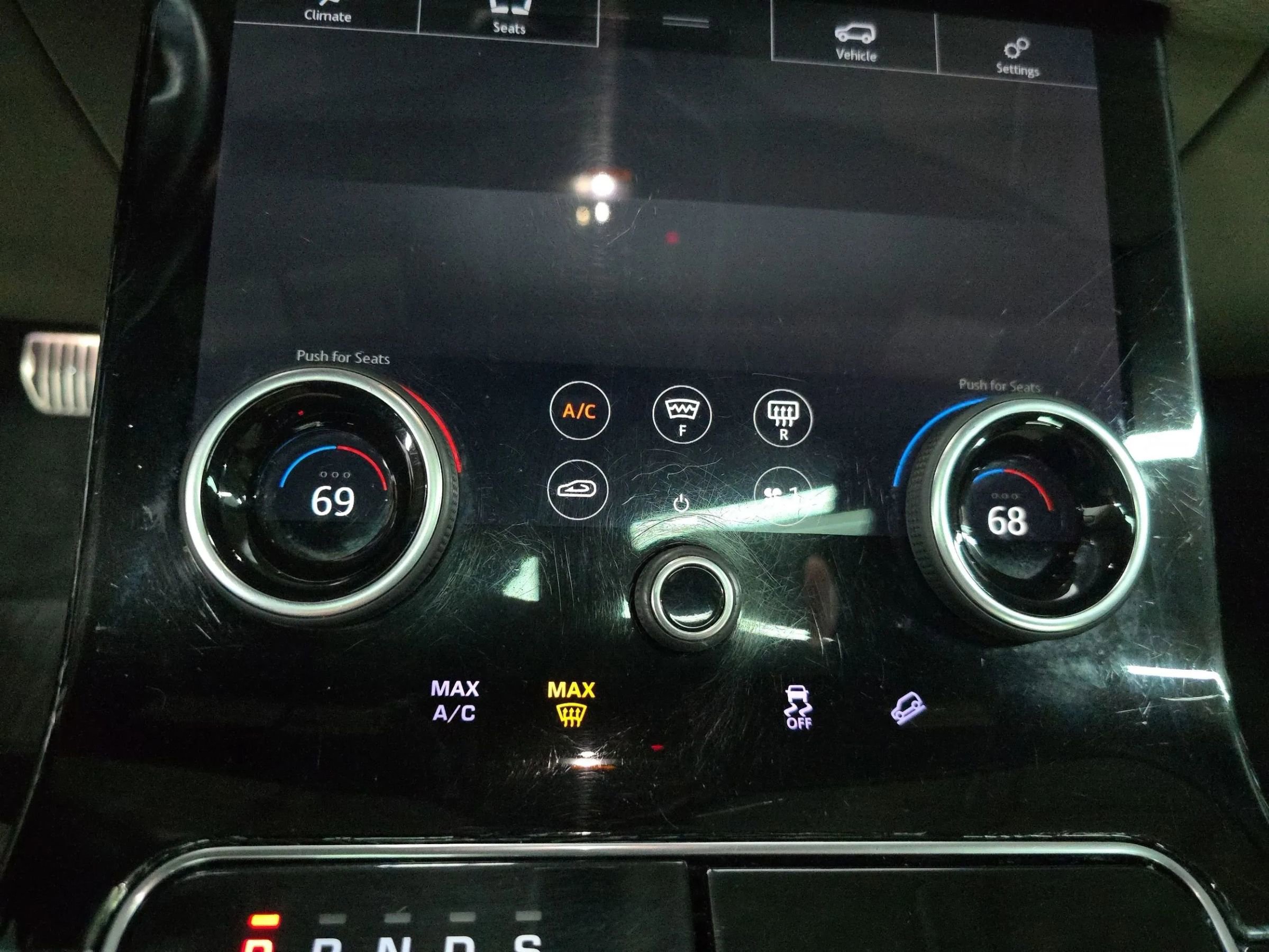 Used 2018 Land Rover Range Rover Velar R-Dynamic SE image 24