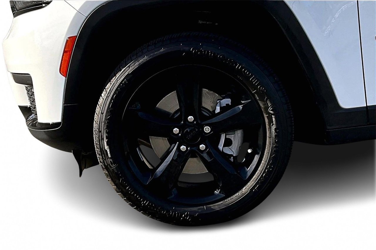 Certified 2022 Jeep Grand Cherokee L Laredo image 33